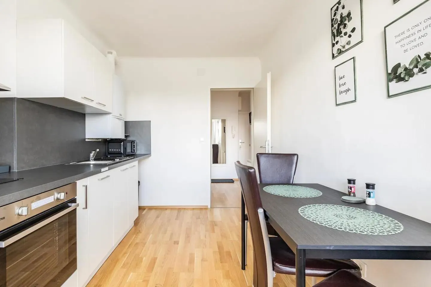 Eddie'S Premium & Sweet Home - Contactless Self-Check-In Vídeň 0*,